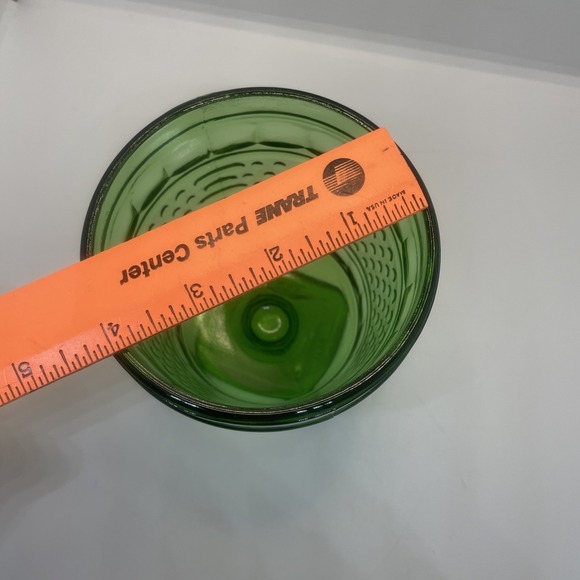 Vintage Napco # 1180 Green Glass Goblet " BEAUTIFUL COLLECTIBLE USEABLE ITEM " - Picture 4 of 10